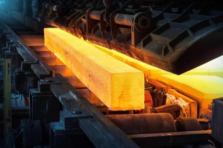 افزایش ۱۵ درصدی حجمی و ۷ درصدی ارزشی صادرات شمش فولاد